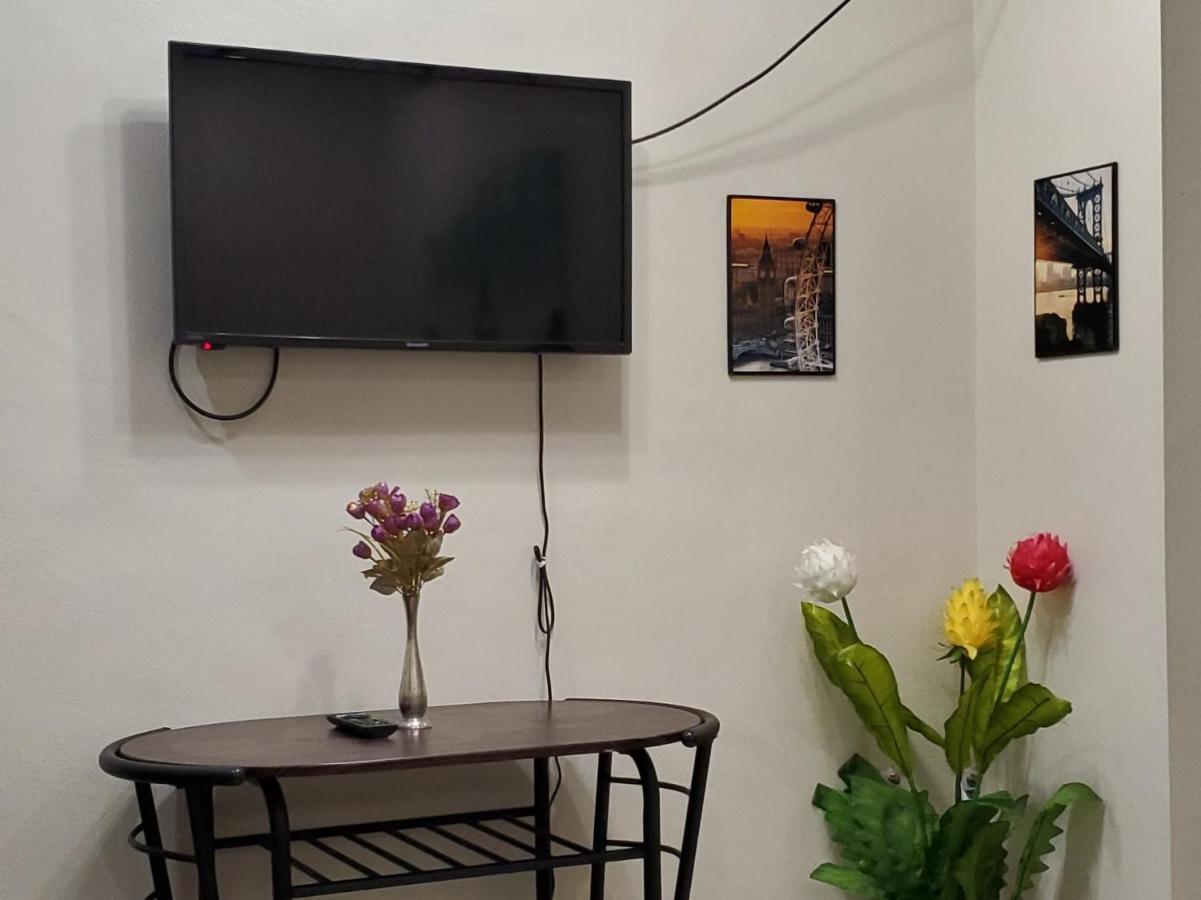 Jen'S Paranaque City Apartment Manila Exterior photo